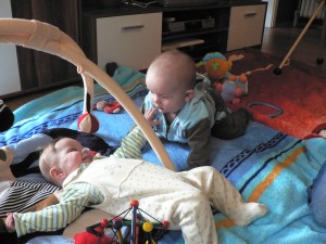 p10703341 Unser kleiner Schlingel hat Kai den Reißverschluss aufgezogen