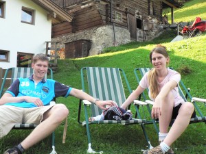 Hier sind wir mit dem Minchen auf eine nahegelegene Alm spaziert